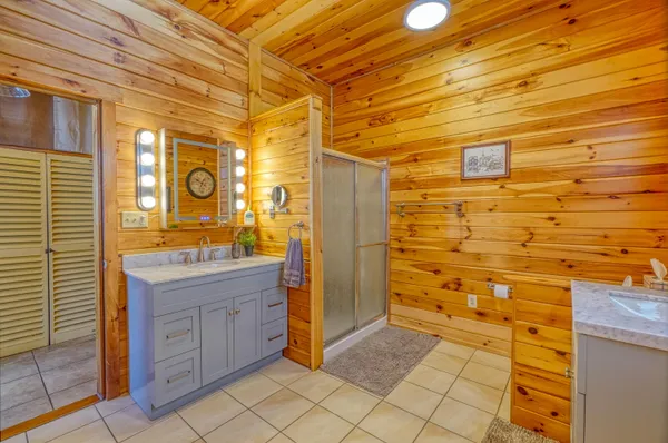 $799,900 | 35 South Tall Pines Lane, Belgrade, ME 04917