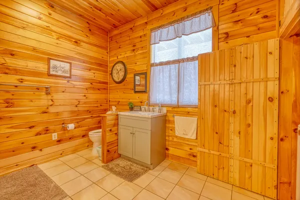 $799,900 | 35 South Tall Pines Lane, Belgrade, ME 04917