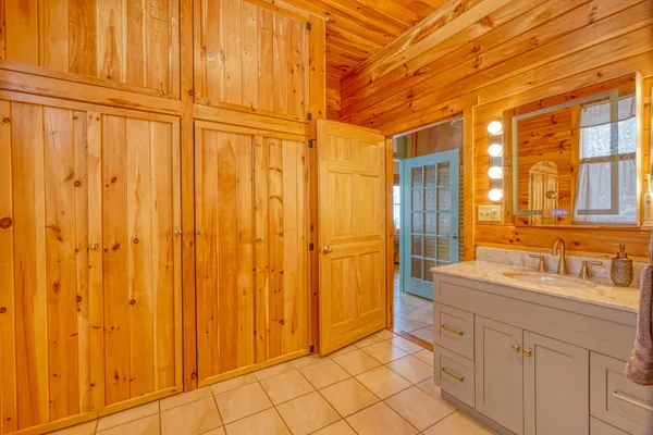 $799,900 | 35 South Tall Pines Lane, Belgrade, ME 04917