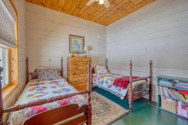 $799,900 | 35 South Tall Pines Lane, Belgrade, ME 04917