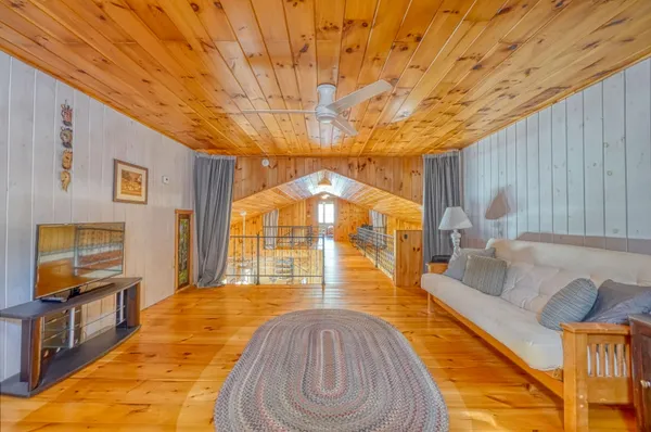 $799,900 | 35 South Tall Pines Lane, Belgrade, ME 04917