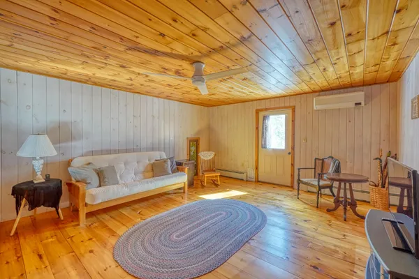 $799,900 | 35 South Tall Pines Lane, Belgrade, ME 04917