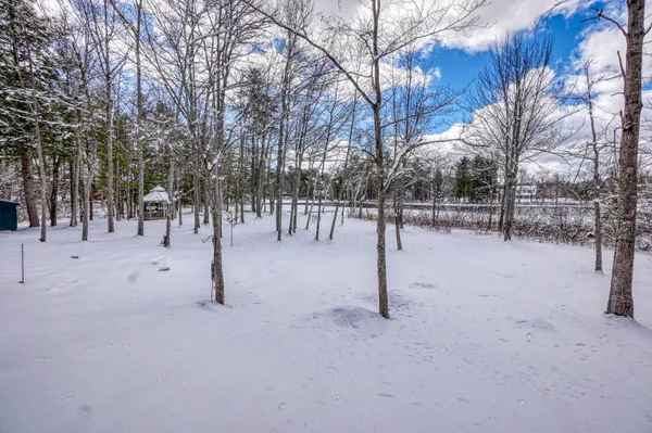 $799,900 | 35 South Tall Pines Lane, Belgrade, ME 04917