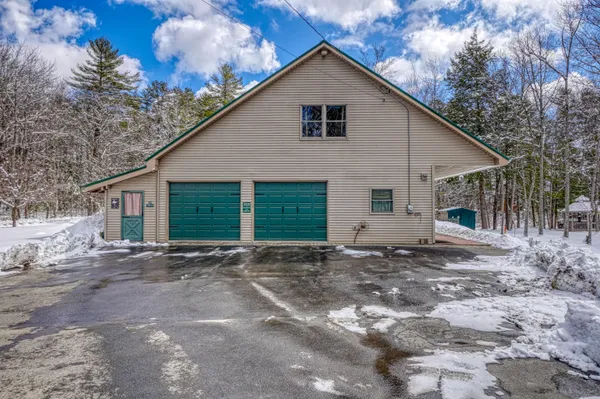 $799,900 | 35 South Tall Pines Lane, Belgrade, ME 04917