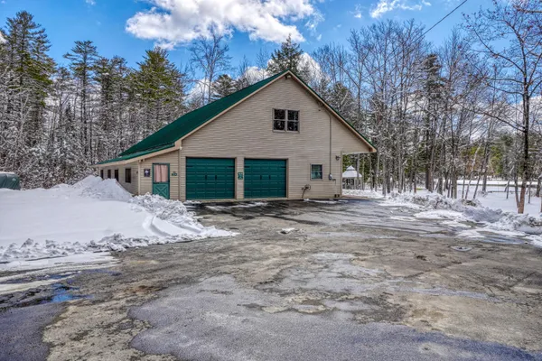 $799,900 | 35 South Tall Pines Lane, Belgrade, ME 04917