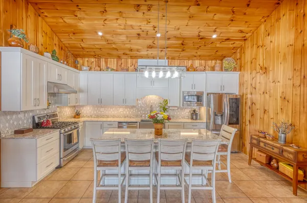 $799,900 | 35 South Tall Pines Lane, Belgrade, ME 04917