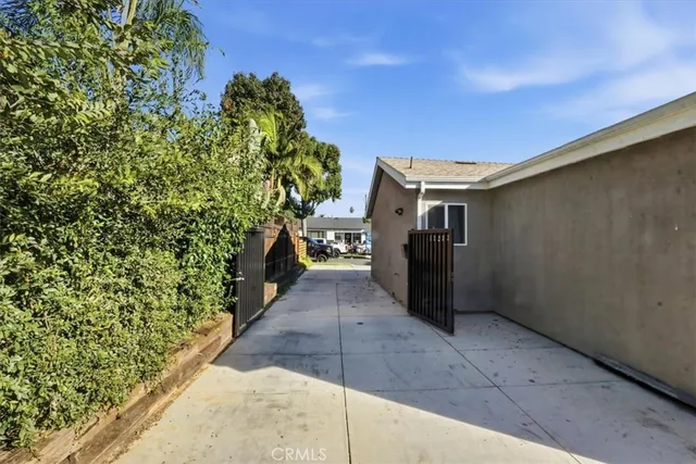 a view of a pathway of a building