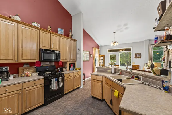 $799,900 | 5697 East County Road 300 North, Fillmore, IN 46128