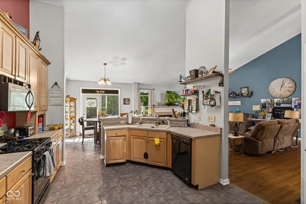 $799,900 | 5697 East County Road 300 North, Fillmore, IN 46128