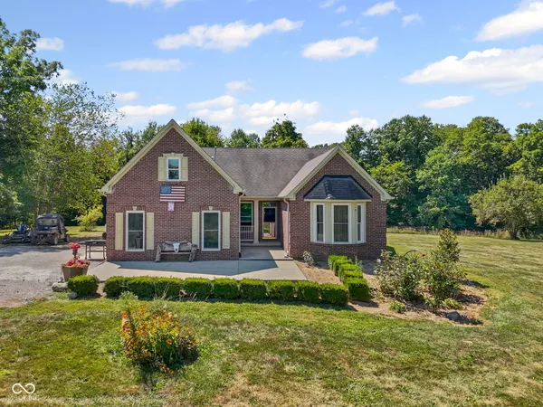 $799,900 | 5697 East County Road 300 North, Fillmore, IN 46128