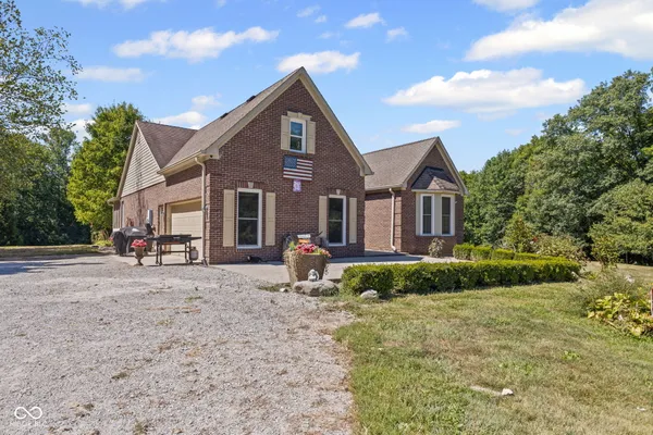 $799,900 | 5697 East County Road 300 North, Fillmore, IN 46128