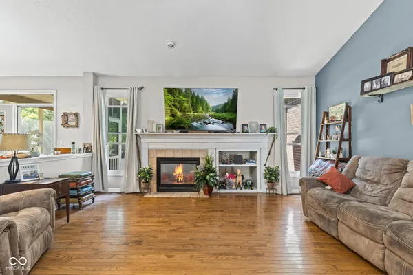 $799,900 | 5697 East County Road 300 North, Fillmore, IN 46128