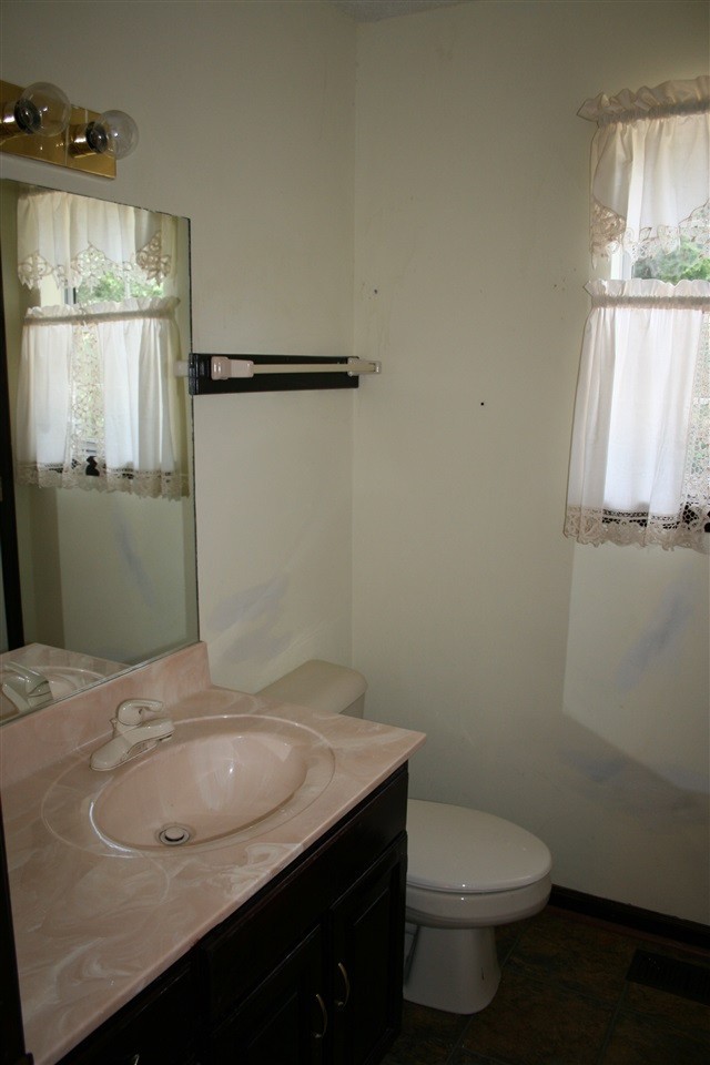 400 Dean Drive Northwest Georgetown, TN 37336 - Photo 13 of 38 a bathroom with a sink toilet and shower