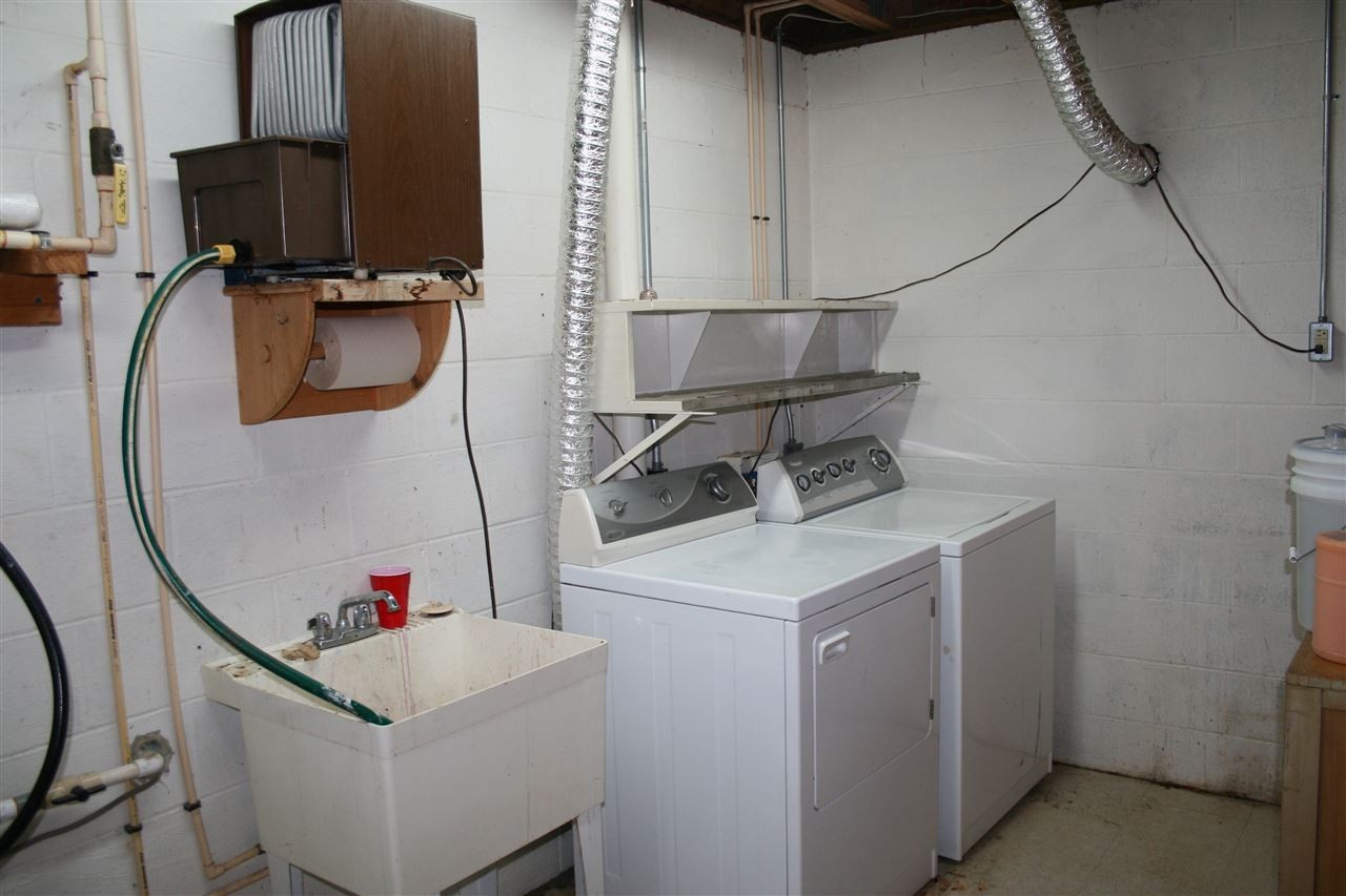 400 Dean Drive Northwest Georgetown, TN 37336 - Photo 21 of 38 a utility room with dryer and washer