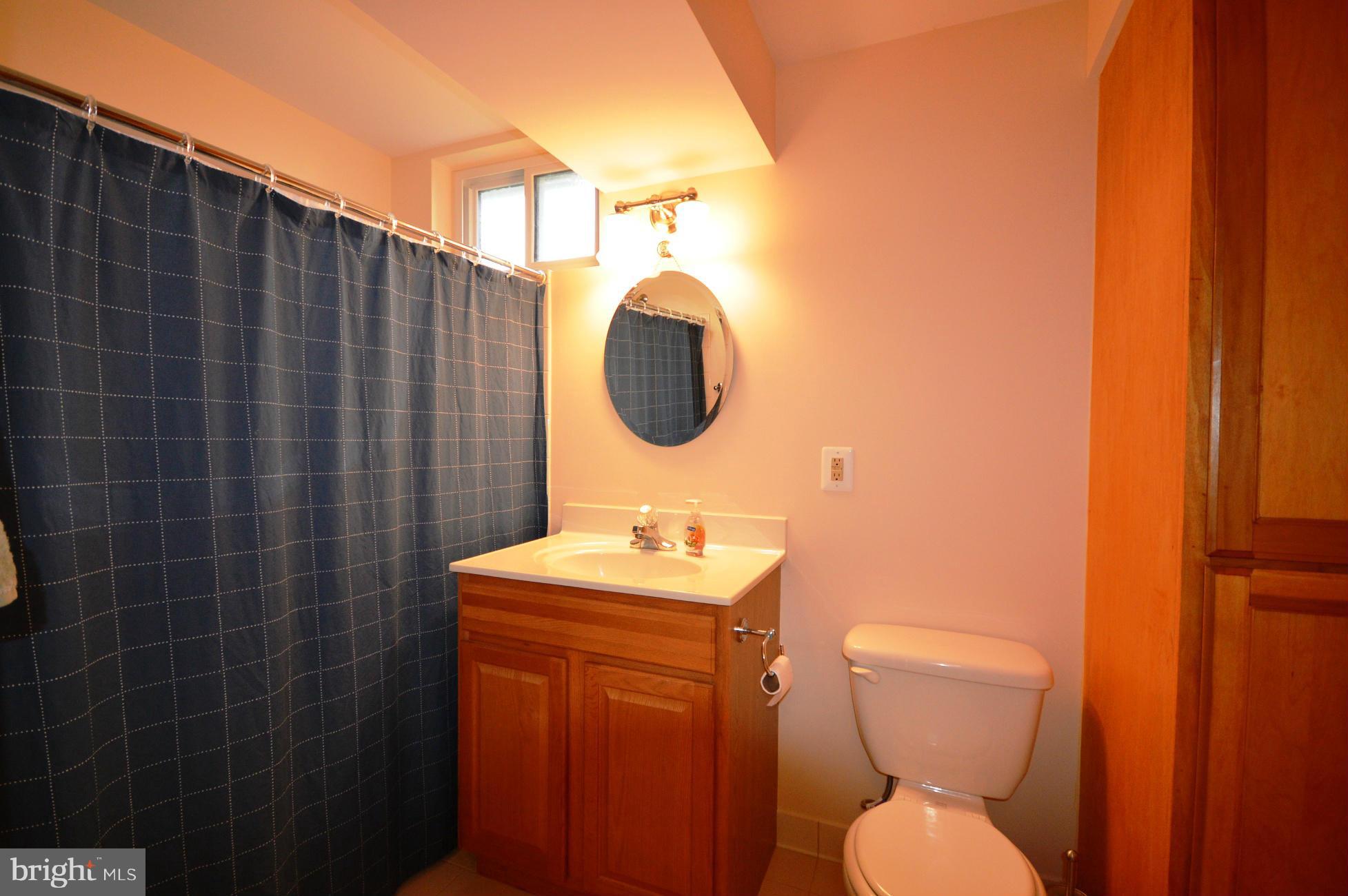 15119 Philip Lee Road Chantilly, VA 20151 - Photo 19 of 23 Bath