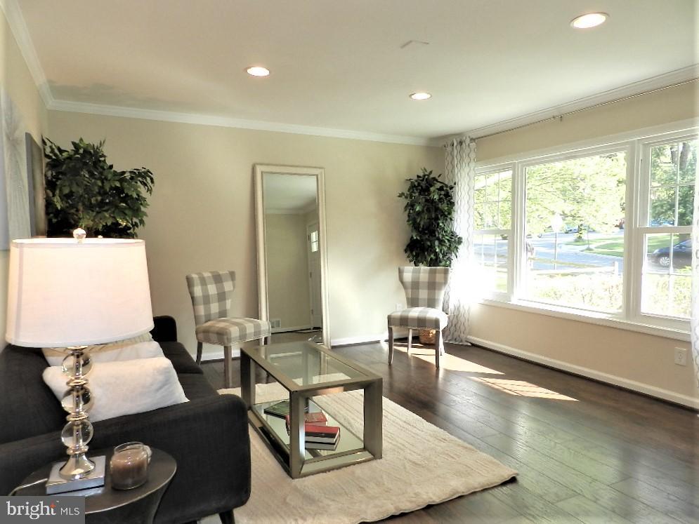2601 Cory Terrace Silver Spring, MD 20902 - Photo 4 of 33