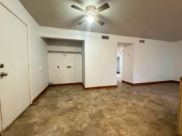 $770 | 1105 Westwood Lane, Unit 6D, Giddings, TX 78942