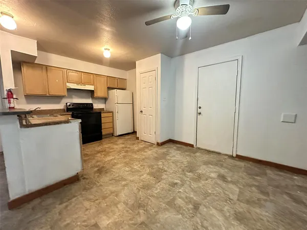 $770 | 1105 Westwood Lane, Unit 6D, Giddings, TX 78942