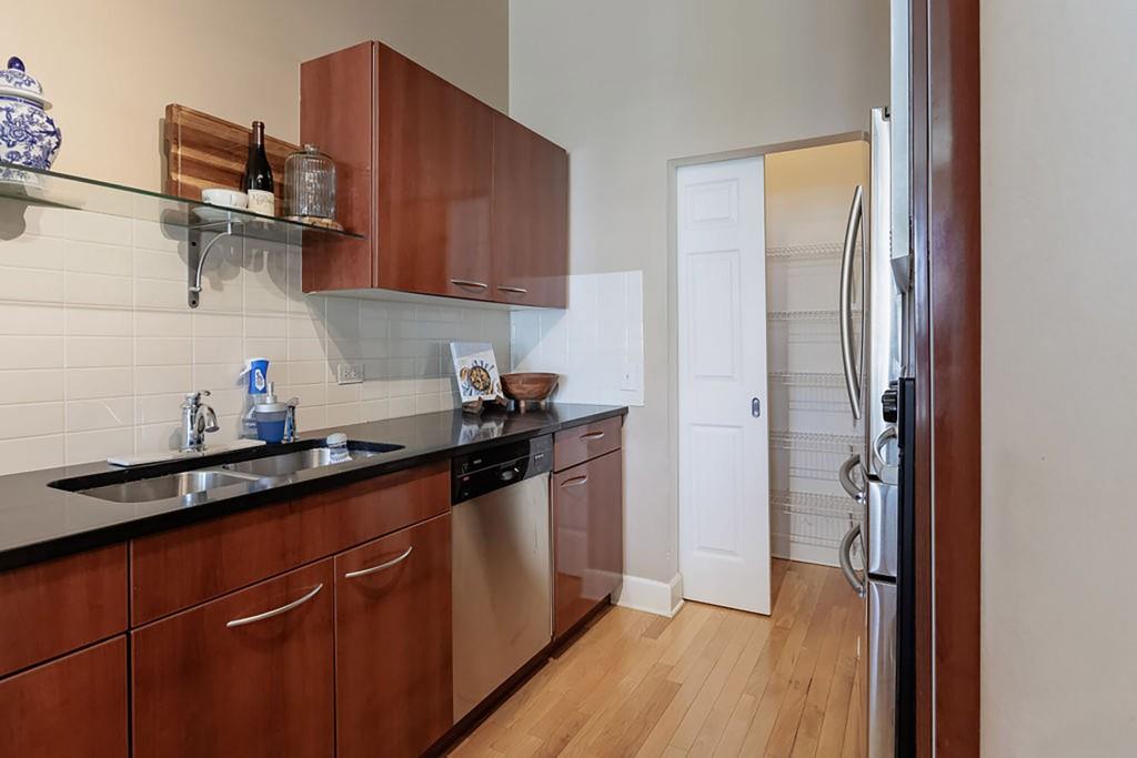 3820 Roswell Road, Unit 205 Atlanta, GA 30342 - Photo 8 of 27