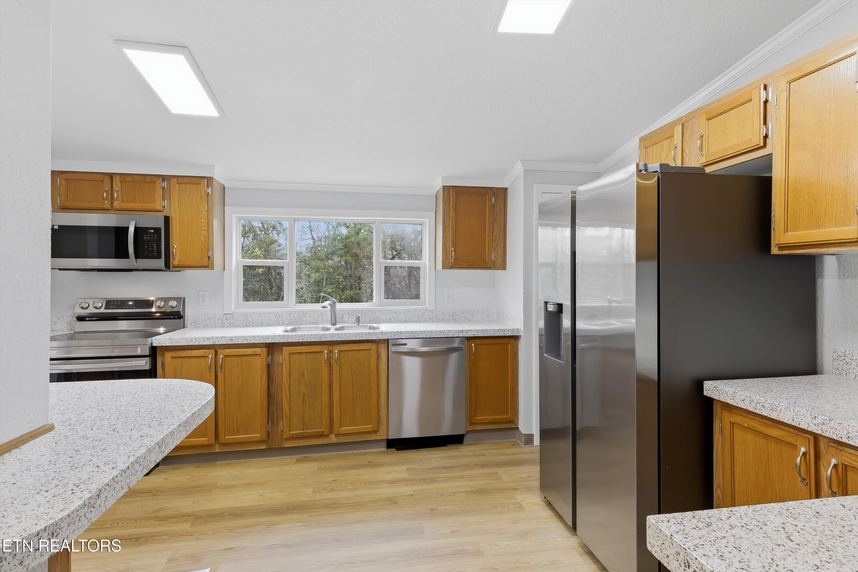2214 Hinds Creek Road Heiskell, TN 37754 - Photo 9 of 41 Kitchen