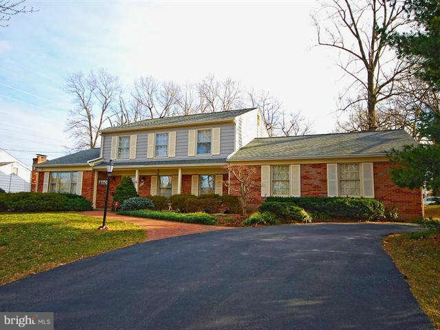 8410 Postoak Road Potomac, MD 20854 - Photo 1 of 29 Exterior (Front)