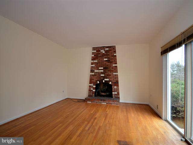 8410 Postoak Road Potomac, MD 20854 - Photo 11 of 29 Family Room