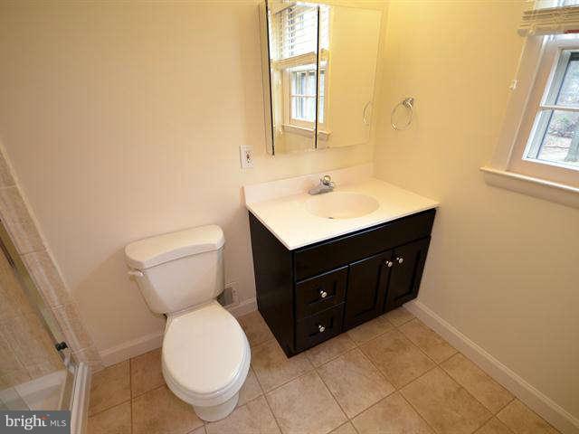 8410 Postoak Road Potomac, MD 20854 - Photo 17 of 29 Bath (Master)