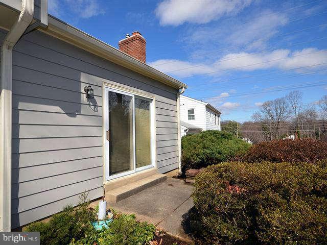 8410 Postoak Road Potomac, MD 20854 - Photo 28 of 29 Exterior (Rear)