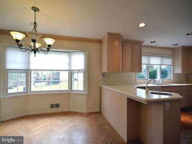 8410 Postoak Road Potomac, MD 20854 - Photo 9 of 29 Kitchen