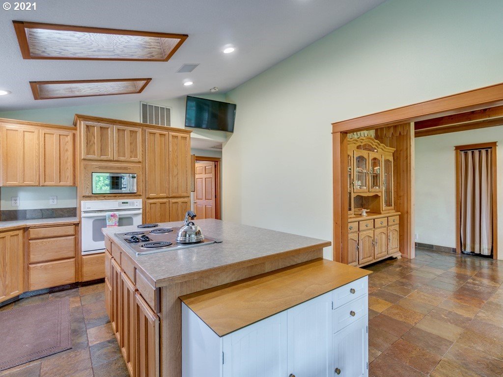 33403 Northeast Morcroft Road La Center, WA 98629 - Photo 12 of 32 Gallery Image 12