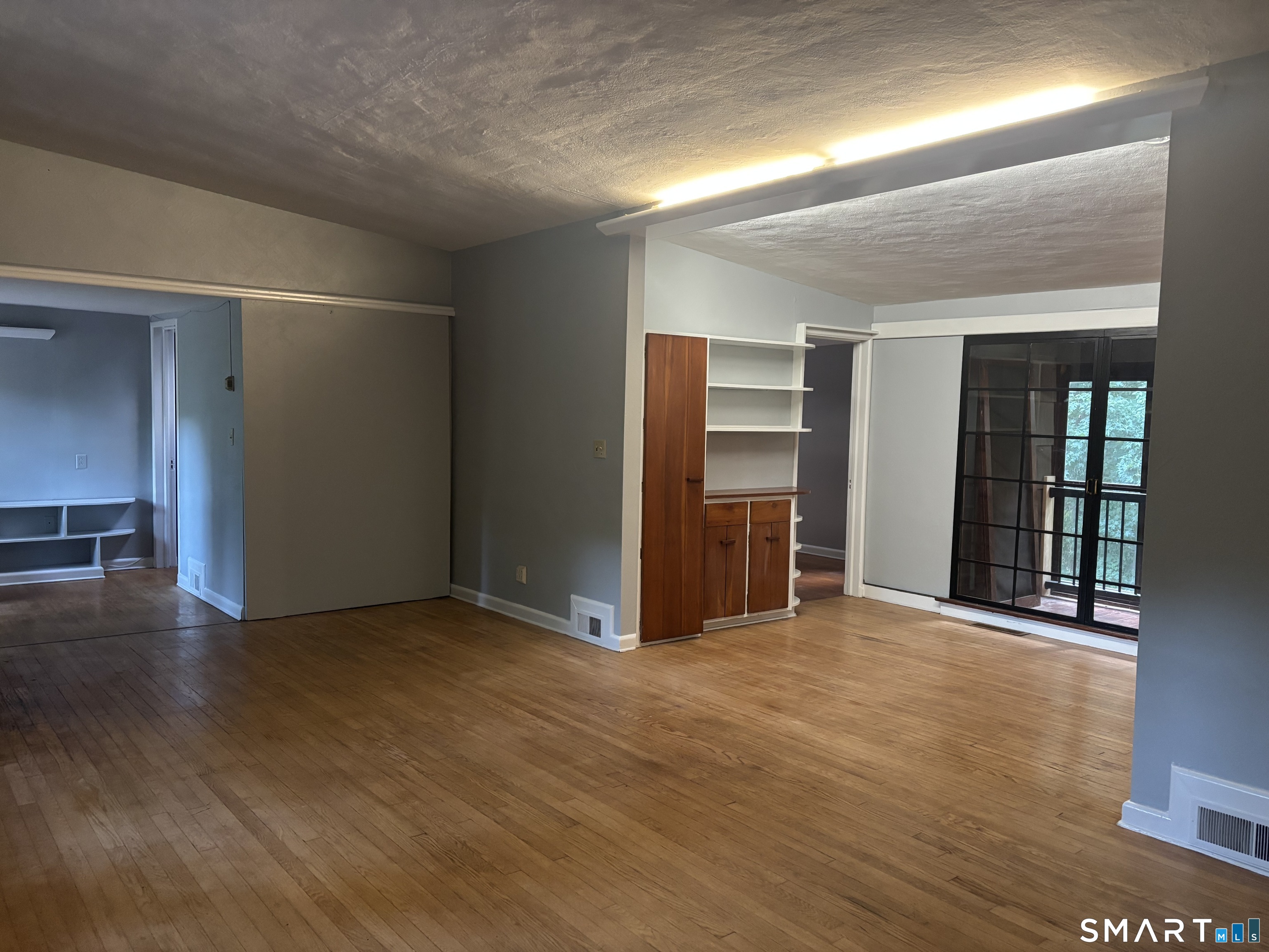 136 Forest Road Milford, CT 06461 - Photo 4 of 10