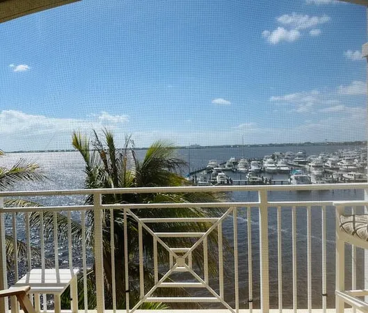 $3,000 | 975 Northwest Flagler Avenue, Unit 403, Stuart, FL 34994