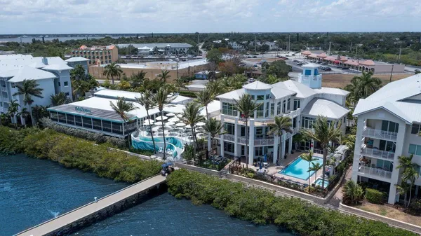 $3,000 | 975 Northwest Flagler Avenue, Unit 403, Stuart, FL 34994