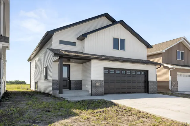 $375,000 | 2533 38th Avenue South, Moorhead, MN 56560