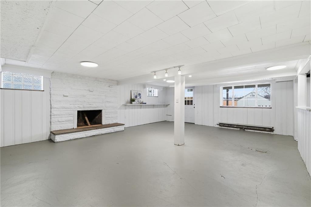 8 Esther Street Pittsburgh, PA 15227 - Photo 21 of 36 an empty room with windows