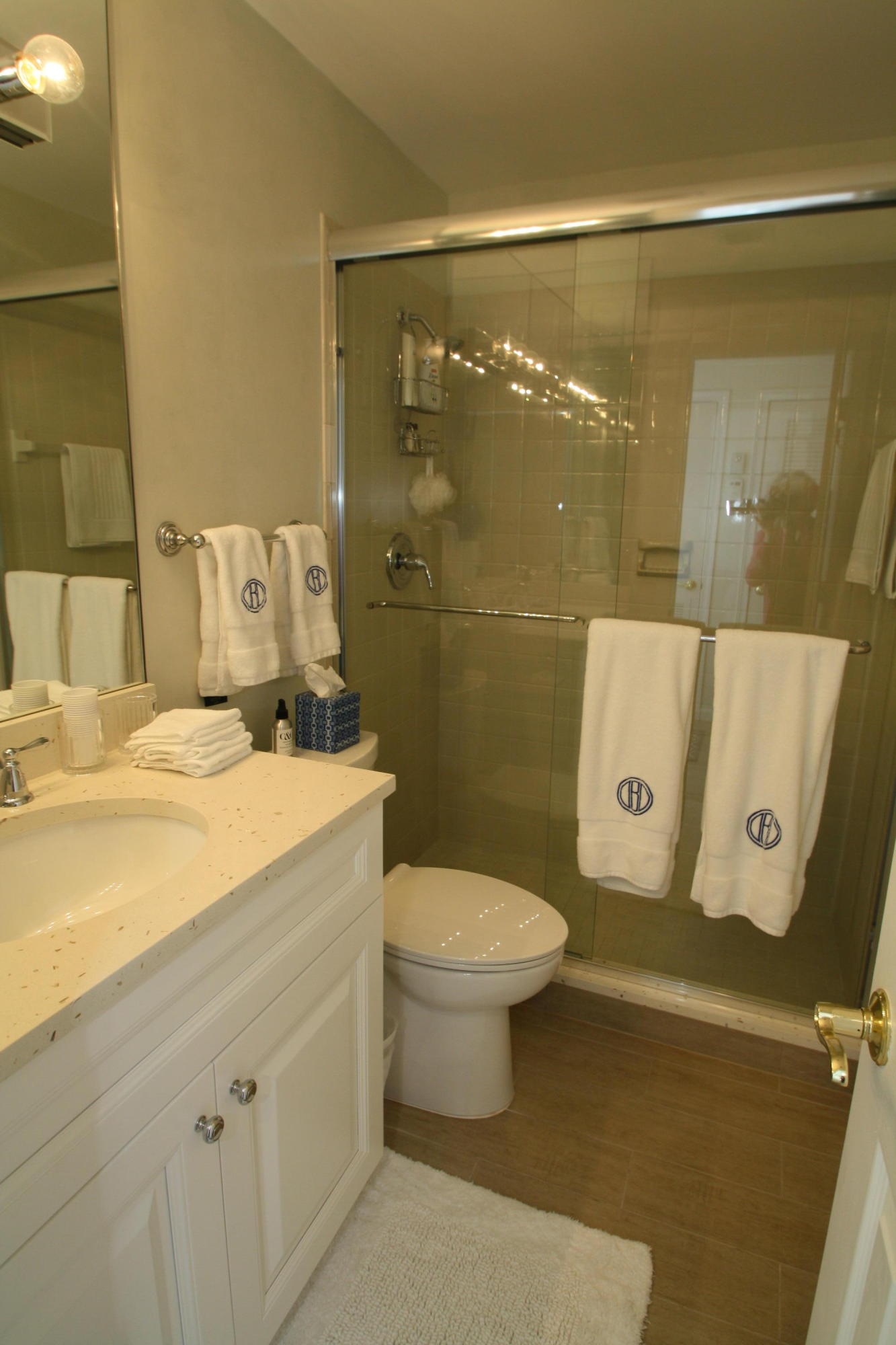 4060 Quail Ridge Drive North, Unit OSPREY Boynton Beach, FL 33436 - Photo 6 of 30 Guest Bathroom