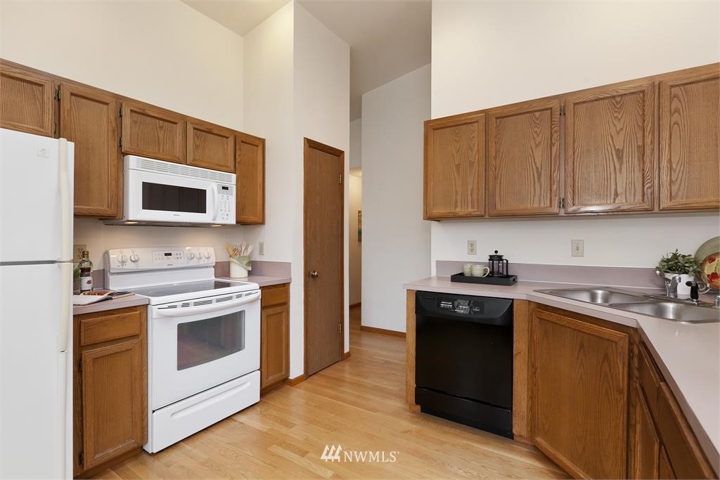 23415 8th Place West Bothell, WA 98021 - Photo 6 of 19