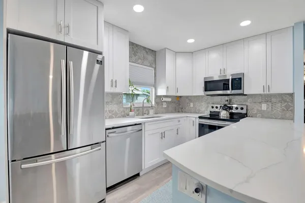 $3,000 | 89 Flanders Way, Unit B, Delray Beach, FL 33484