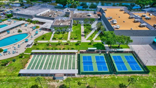 $3,000 | 89 Flanders Way, Unit B, Delray Beach, FL 33484
