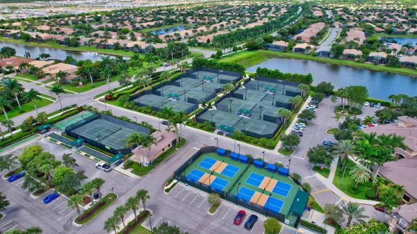 $3,000 | 89 Flanders Way, Unit B, Delray Beach, FL 33484