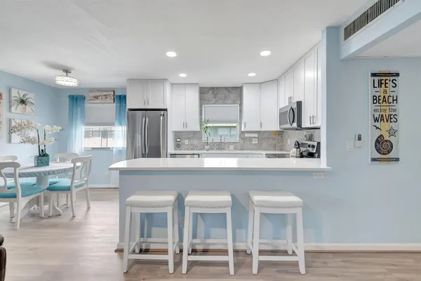 $3,000 | 89 Flanders Way, Unit B, Delray Beach, FL 33484