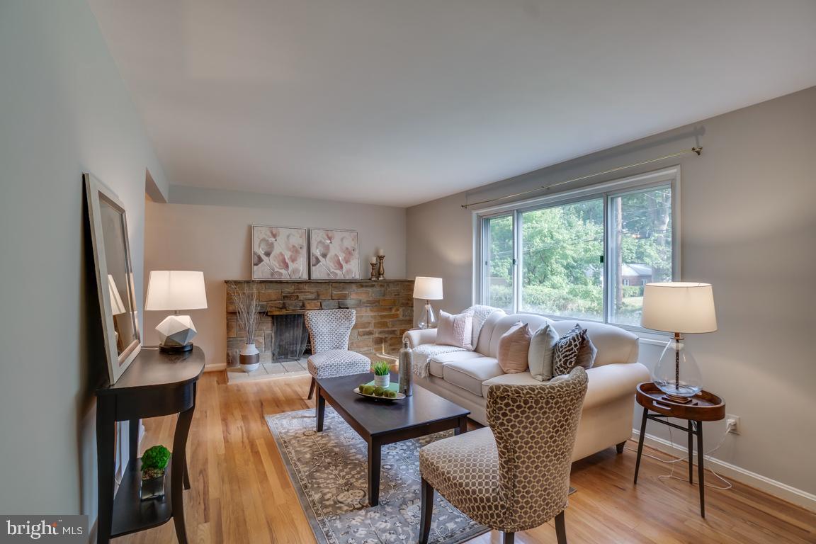 1703 Sanford Road Silver Spring, MD 20902 - Photo 2 of 27 Living Room