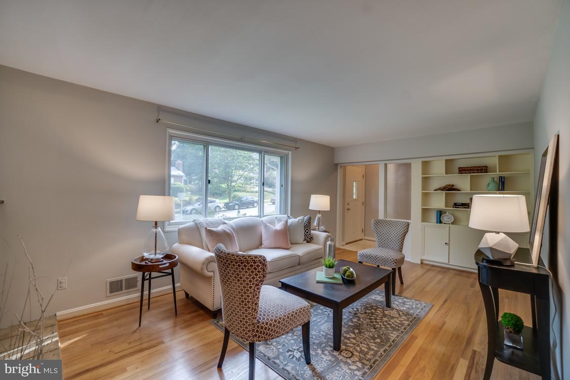 1703 Sanford Road Silver Spring, MD 20902 - Photo 3 of 27 Gallery Image 3