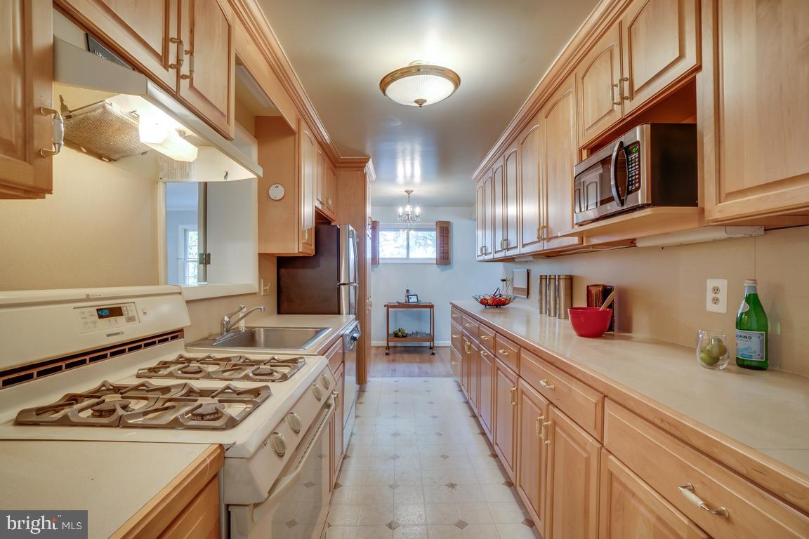 1703 Sanford Road Silver Spring, MD 20902 - Photo 10 of 27 Gallery Image 10