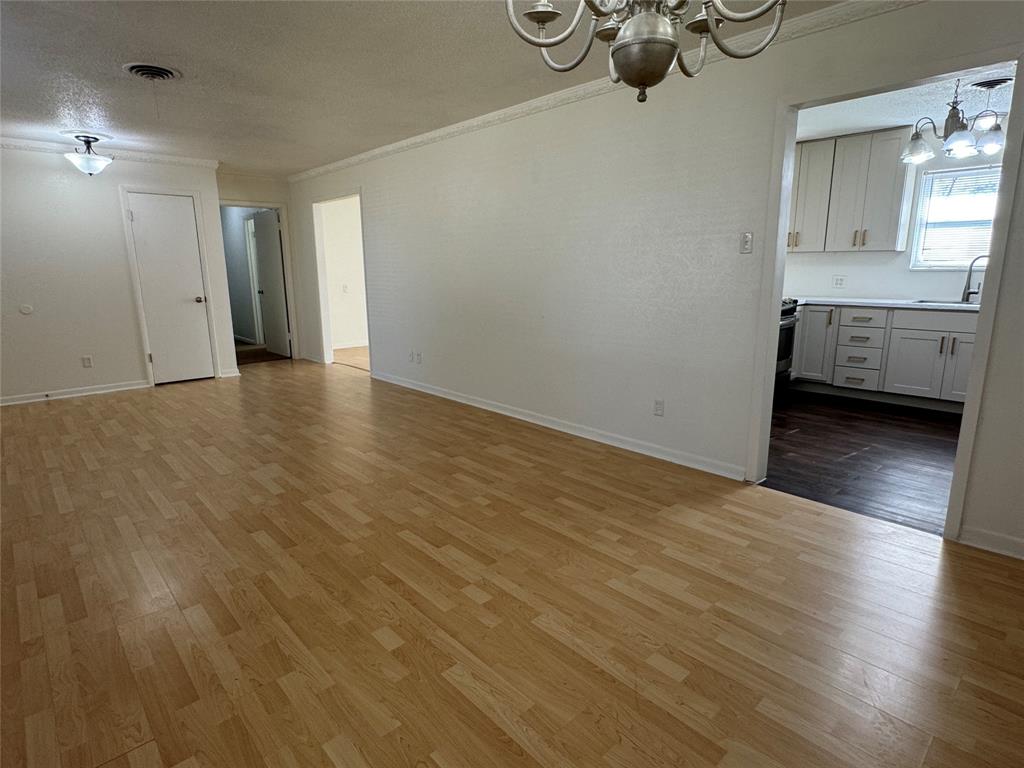 1808 Annette Drive Irving, TX 75061 - Photo 6 of 29