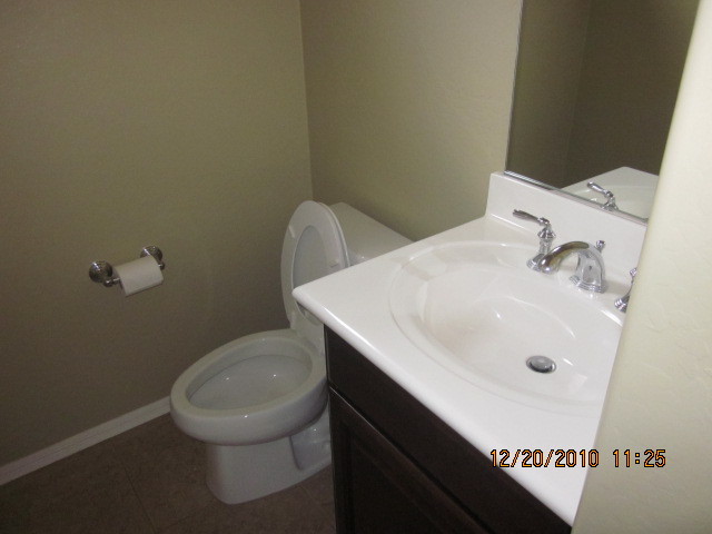 9551 East Redfield Road, Unit 1064 Scottsdale, AZ 85260 - Photo 5 of 7 BATHROOM