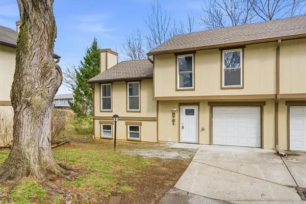 $220,000 | 5761 North Anita Avenue, Kansas City, MO 64151