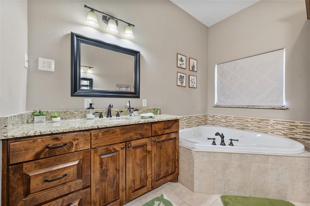 606 Sunset Point Kerens, TX 75144 - Photo 19 of 39