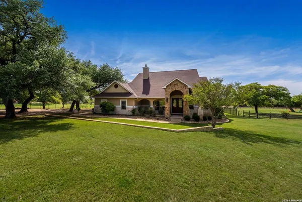 $785,000 | 194 Mull Road, Kerrville, TX 78028