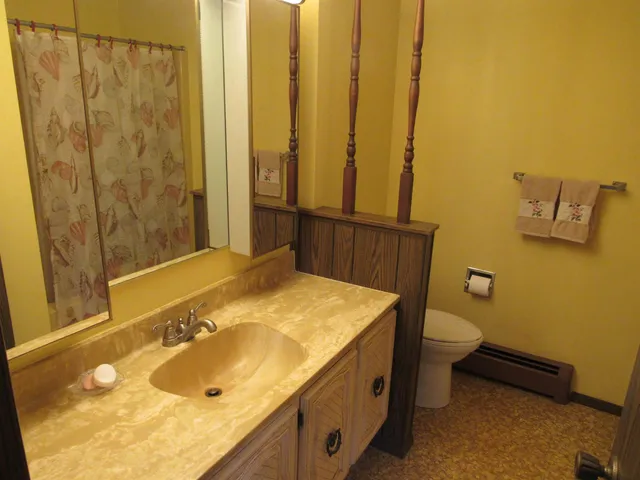 $194,900 | N1483 Shore Drive, Marinette, WI 54143